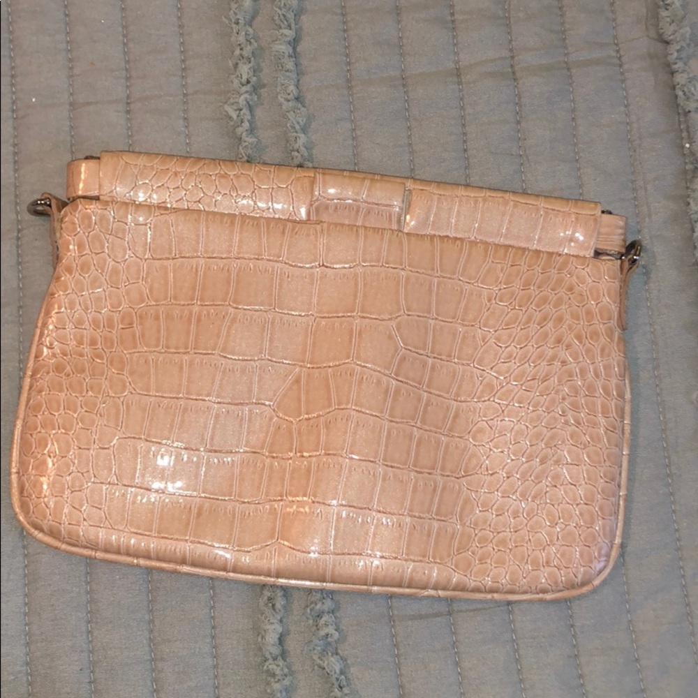 Cream Shell Clutch